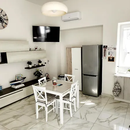 Sweet Home, Apartman Anacapri
