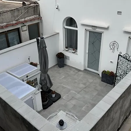 Sweet Home, Apartment
