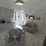 Sweet Home, 阿纳卡普里
