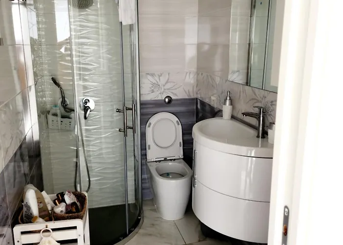 Sweet Home, 아파트 *